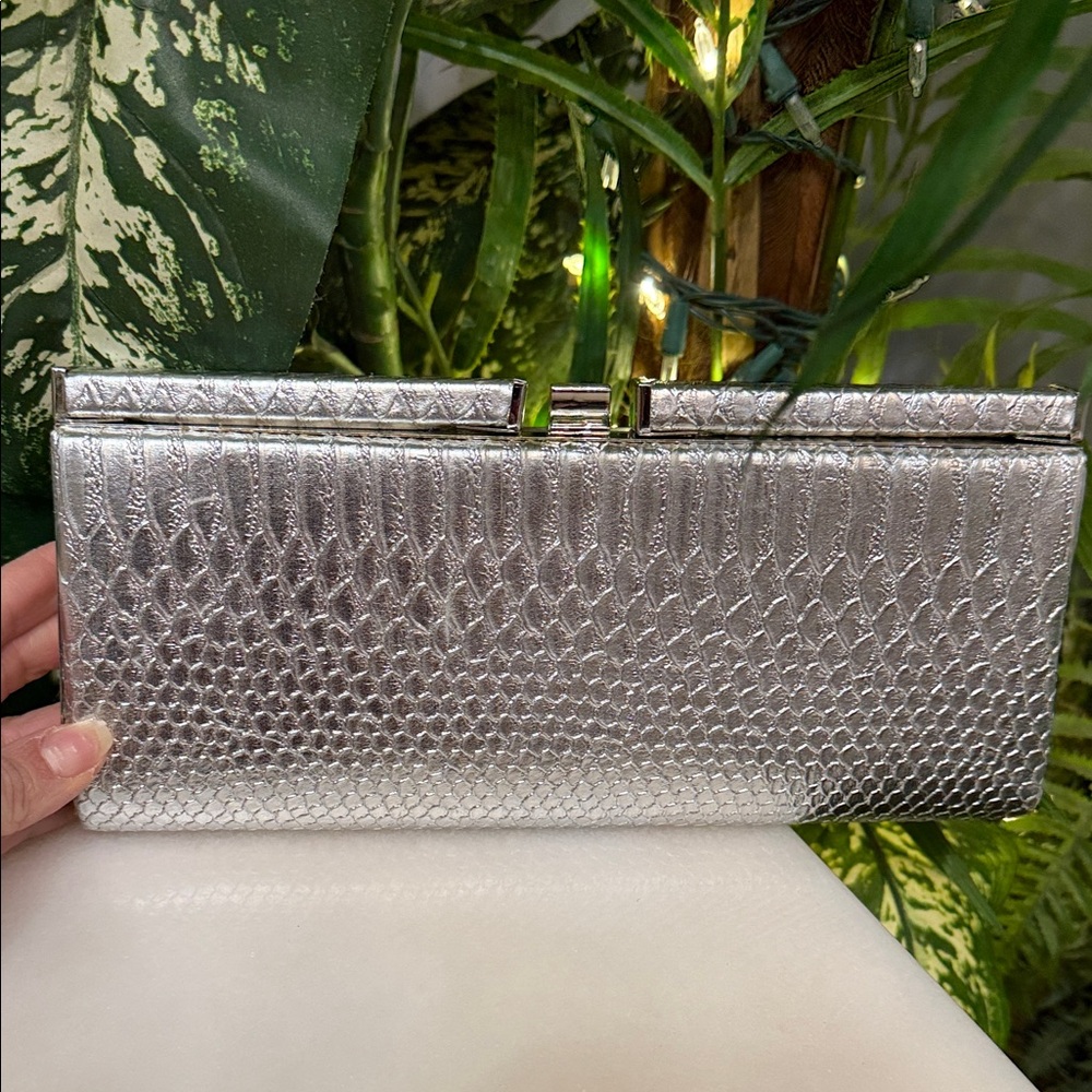 Vintage Silver Textured Clutch